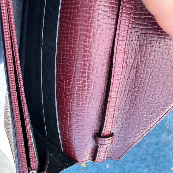Loewe 🤍 Maroon Textured Leather Clutch - Picture 8 of 14